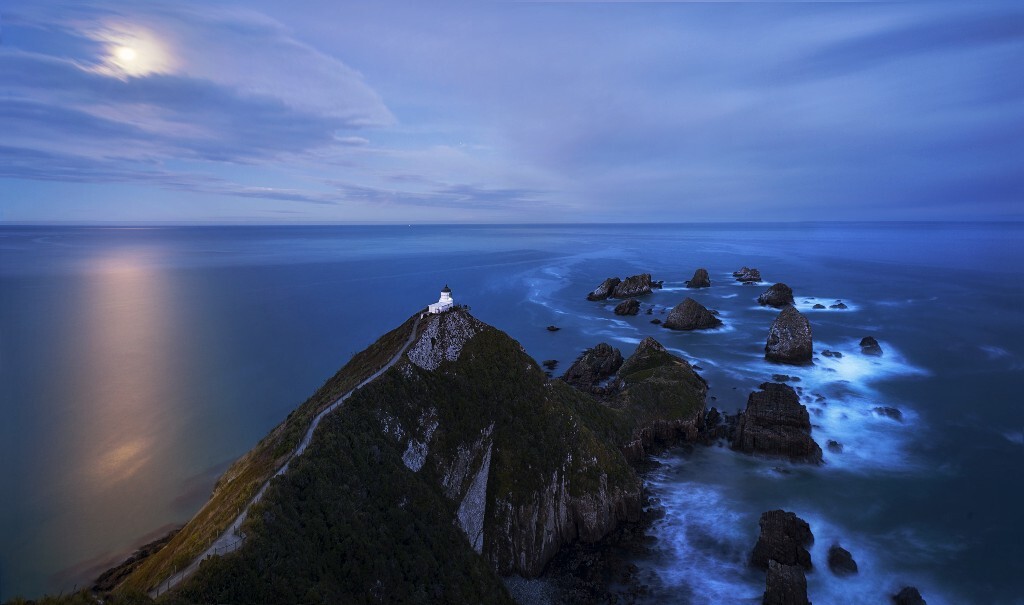 新西兰南岛，月光下的Nugget point