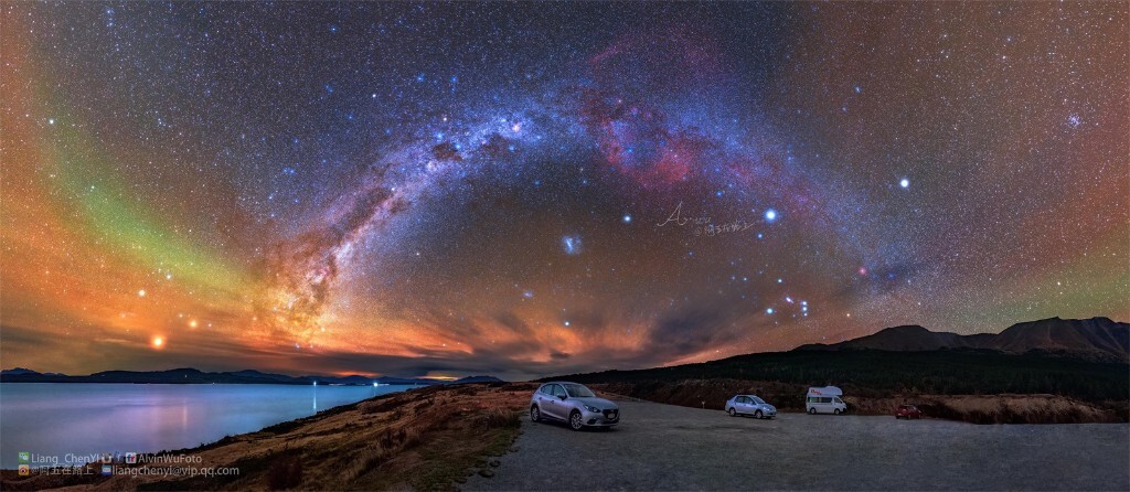 新西兰，Lake PuKaKi，Peter look out，这个观景台我相信很多人去过，可以直面天蓝色的湖水和库克雪山，但晚上的星空你看到过吗？是的，这次拍了好多车，每次去新西兰都忍不住拍车（害羞）。有光害，有气辉都不可怕，最重要的是我们要学会如何把这些彩色的气辉变废为宝…