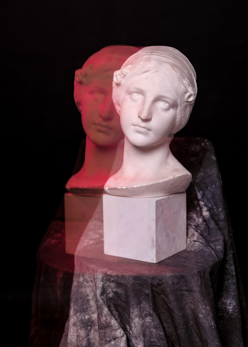 石膏人像美少女的多彩人生