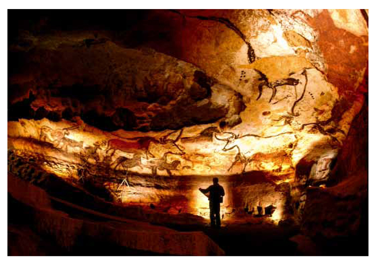 西塞· 布林贝里|摄影师正在拉斯科洞穴(lascaux)著名的"公牛大厅"中