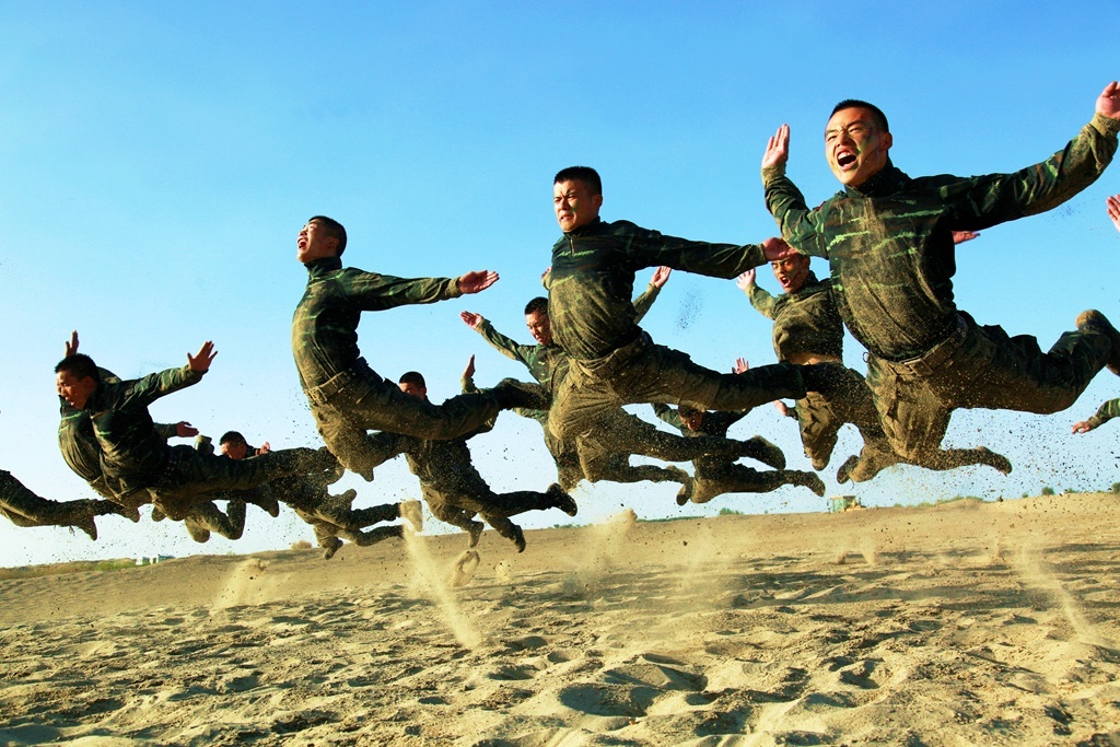 只为打胜仗军人天生为打仗战场打不赢一切等于零这是某部官兵苦练精兵