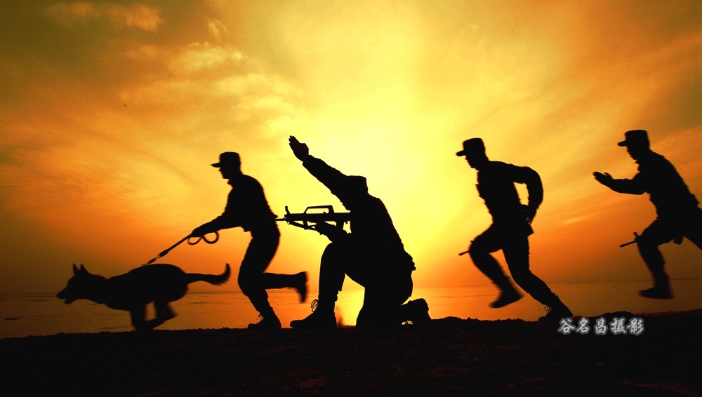 珍夕时光砺精兵谷名昌摄影夕阳熠熠无限好霞光金辉耀