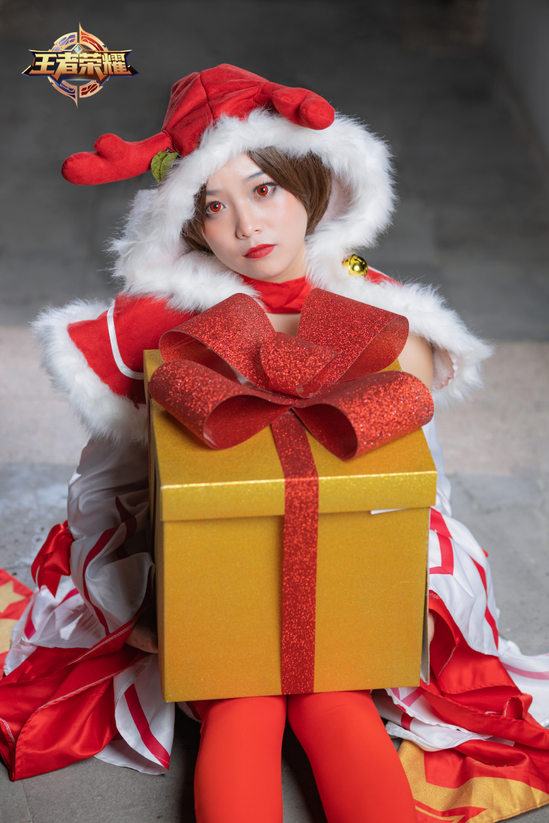 王者荣耀圣诞貂蝉cos正片出镜苏苏摄后奔