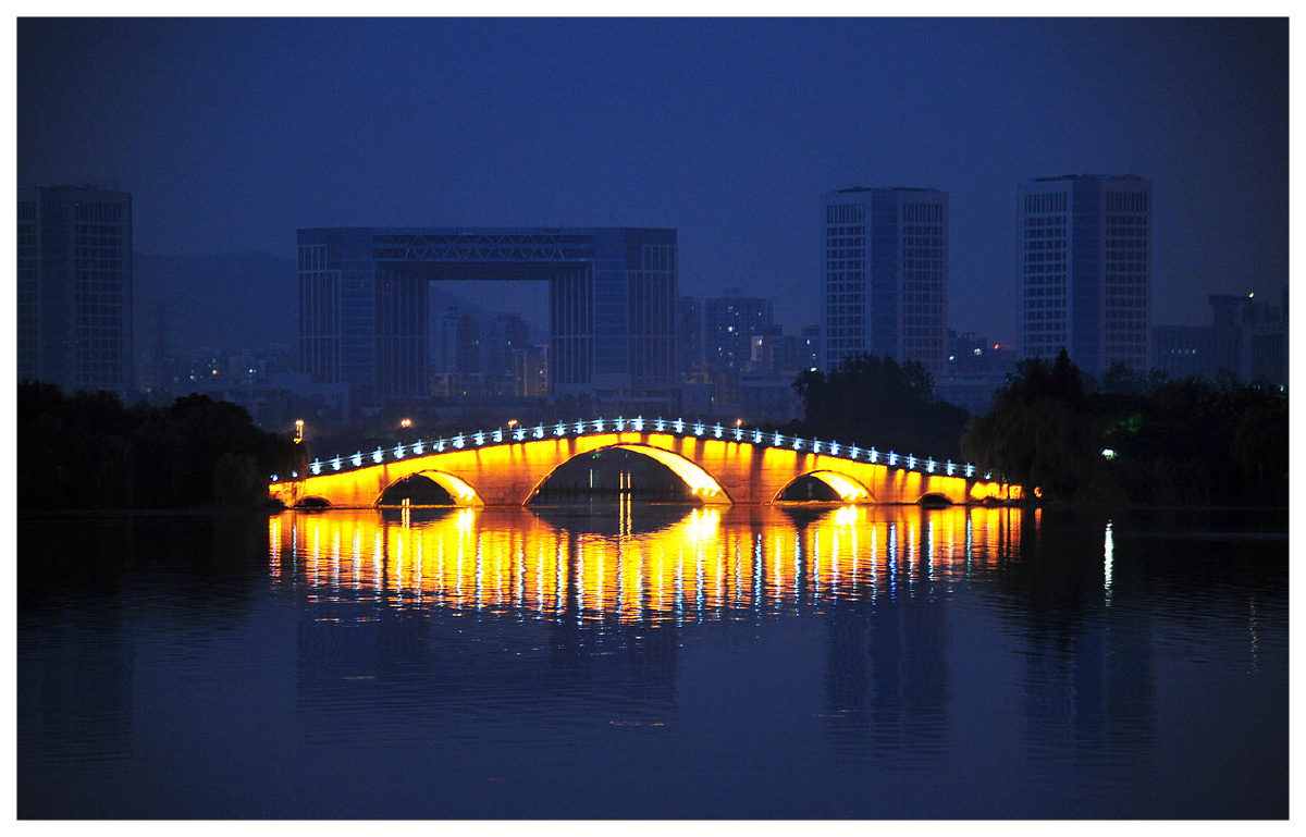 夜色下的蠡湖