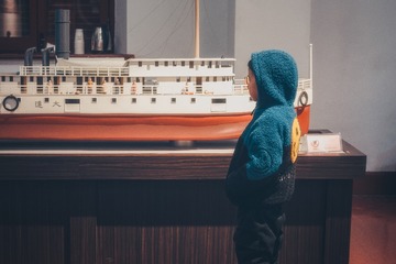 163972