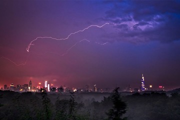 暴雨后的南京城