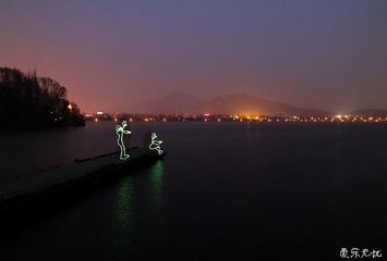 在湖边2