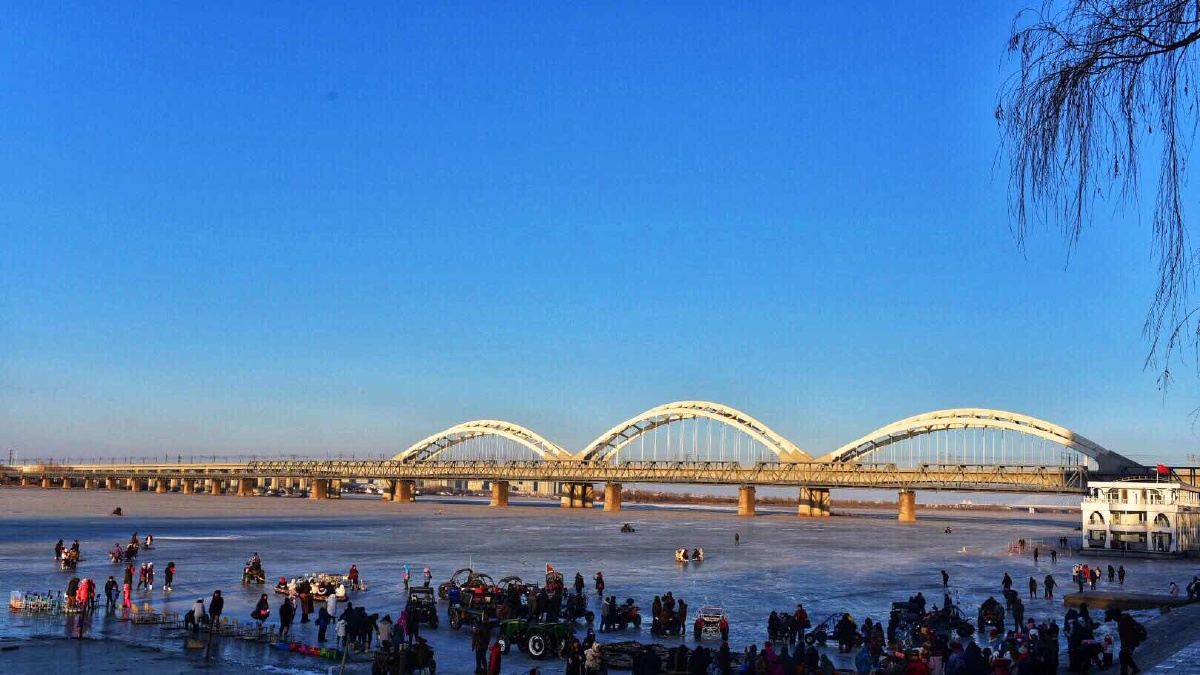 乌鲁木齐县周边河流水文,米尔内周边河流的水文特征