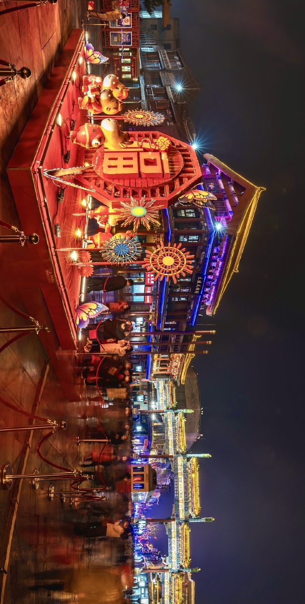 节日热闹的北京正阳桥夜景