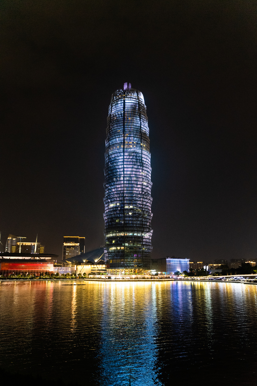 玉米楼千禧广场夜景