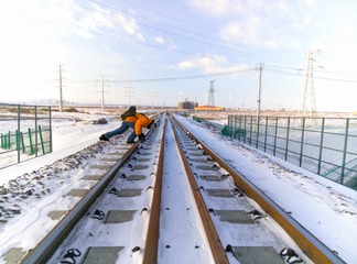 235773