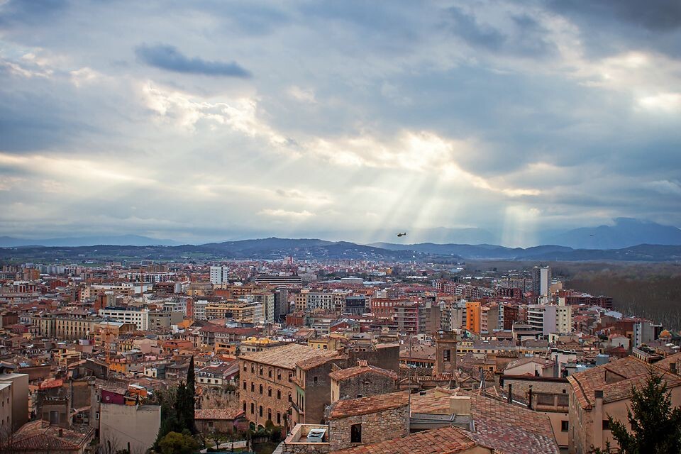 小城Girona<br />
