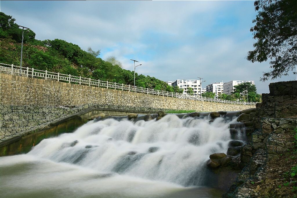 来南科大半年了，还没有认真拍过校园的风景