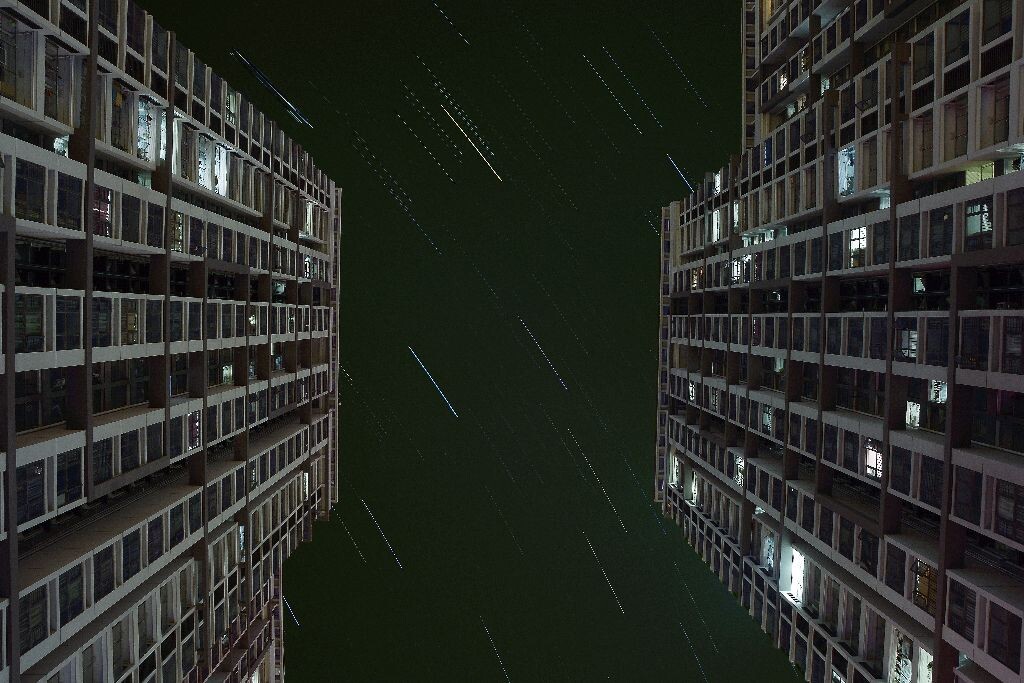 在深圳的上空都可以拍星轨了。。这是有多少人都回家团圆了啊？