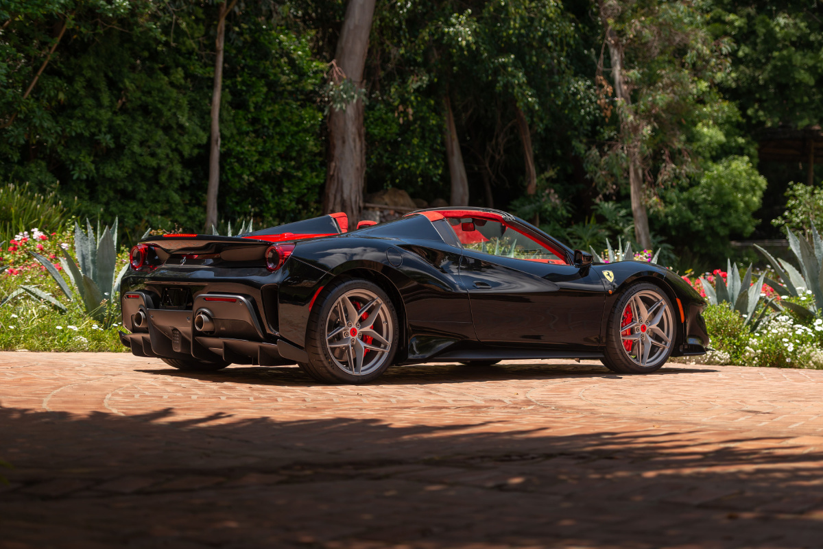 法拉利敞篷超跑ferrari 488 pista spider - 先来一个轮 - 图虫