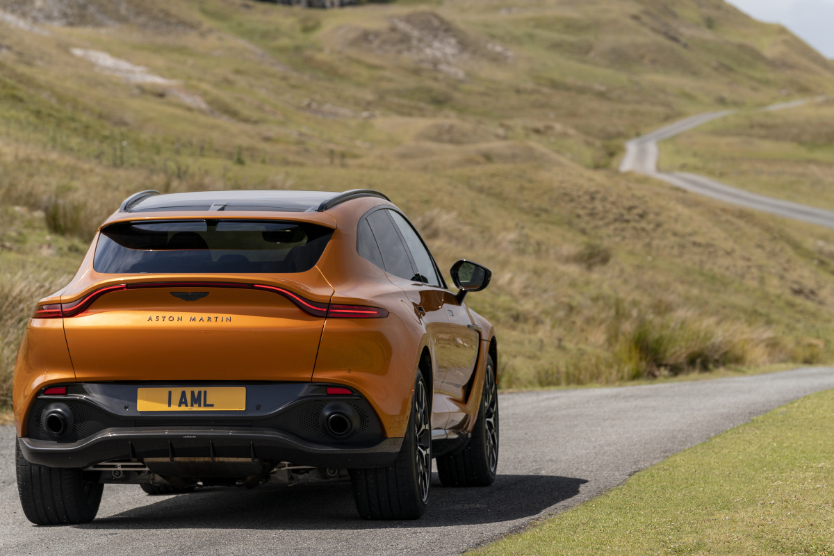 金色红色阿斯顿马丁超豪华suvastonmartindbx