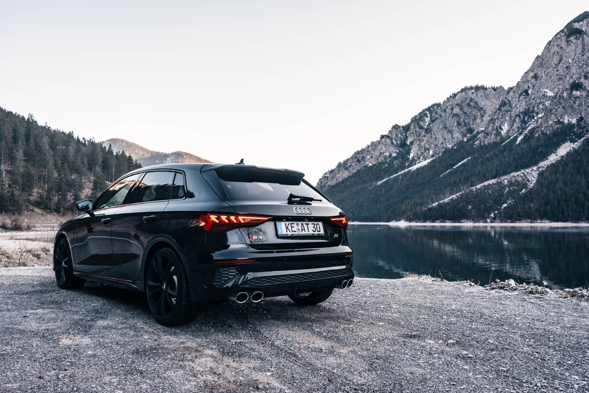 奥迪audi abt s3黑白双煞