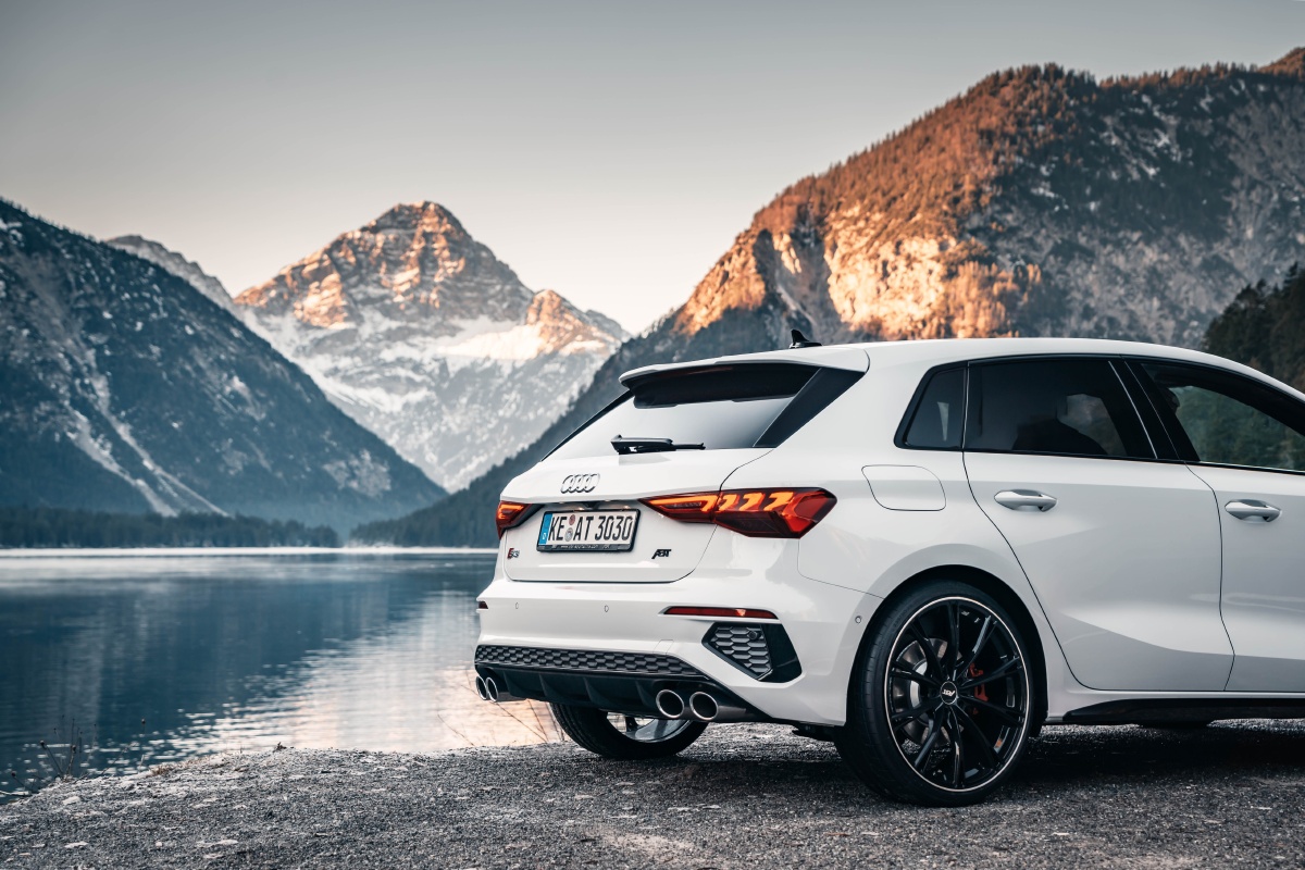 奥迪audi abt s3黑白双煞