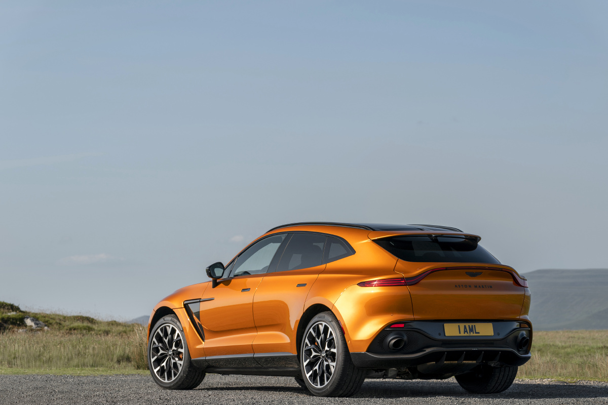 金色红色阿斯顿马丁超豪华suvastonmartindbx