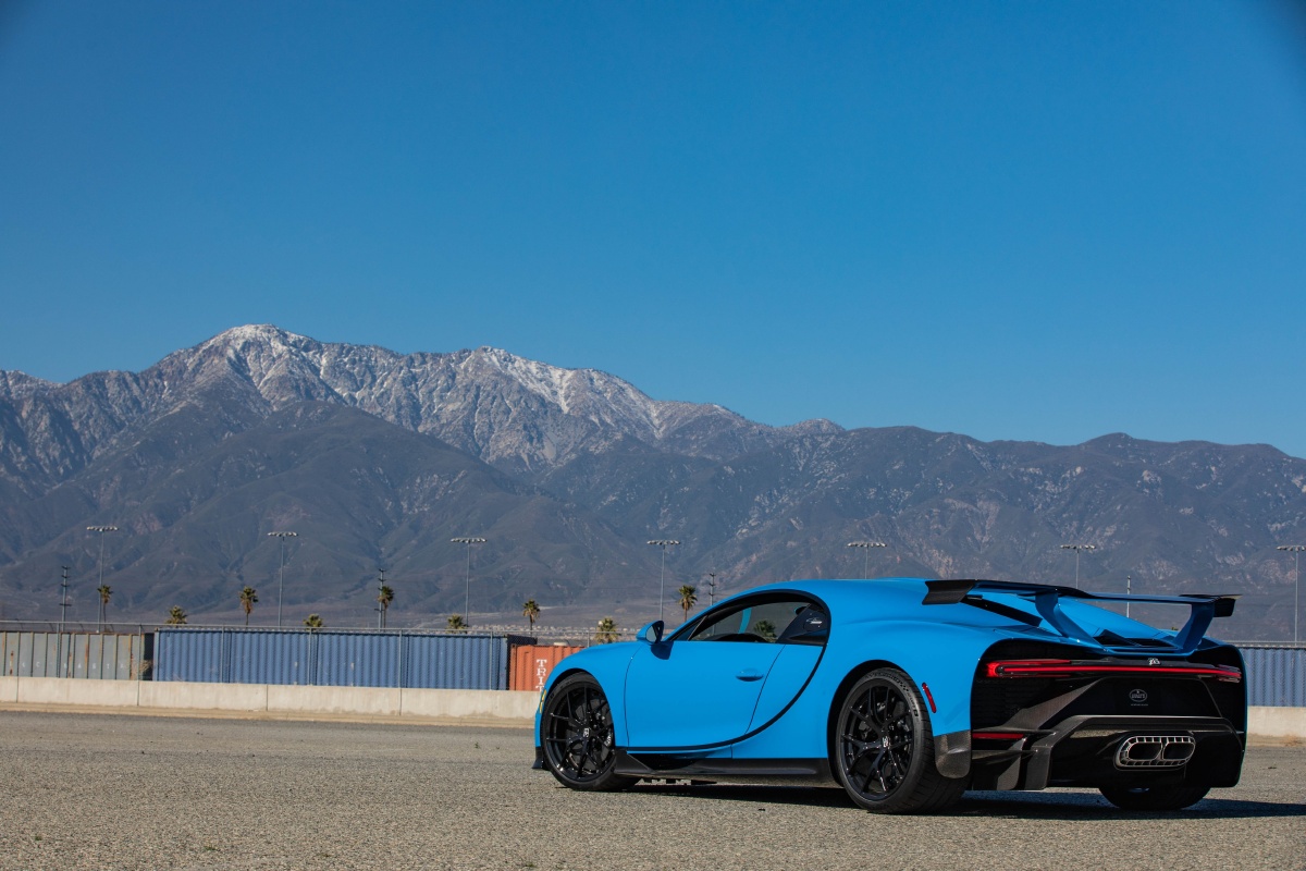 蓝色布加迪赤龙运动版超跑bugattichironpursport