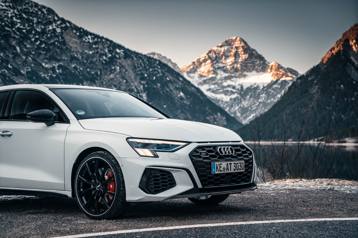 奥迪audi abt s3黑白双煞