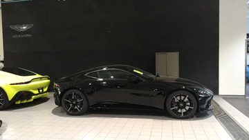 54929