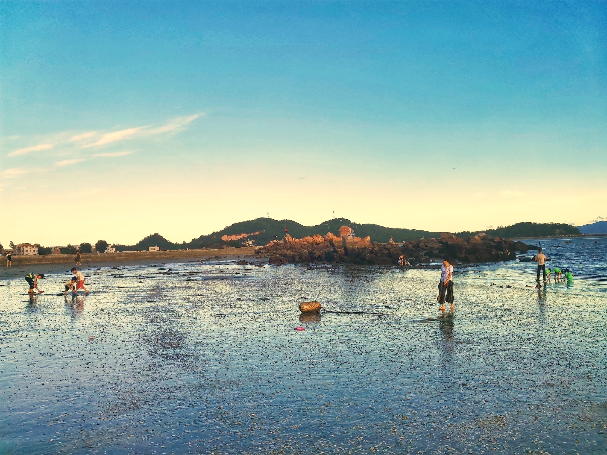 西澳岛位于广东省的千年古城潮州市饶平县柘林湾的东南方向,是个超级