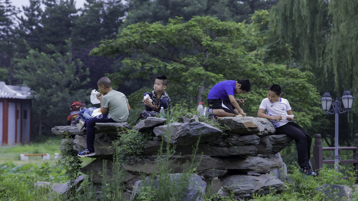 周末聚会的小哥们儿