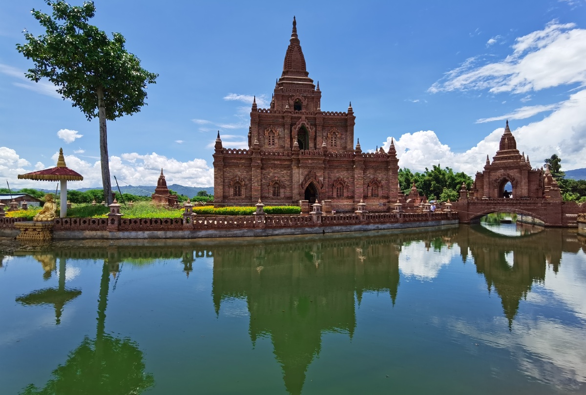 瑞丽一寨两国景区