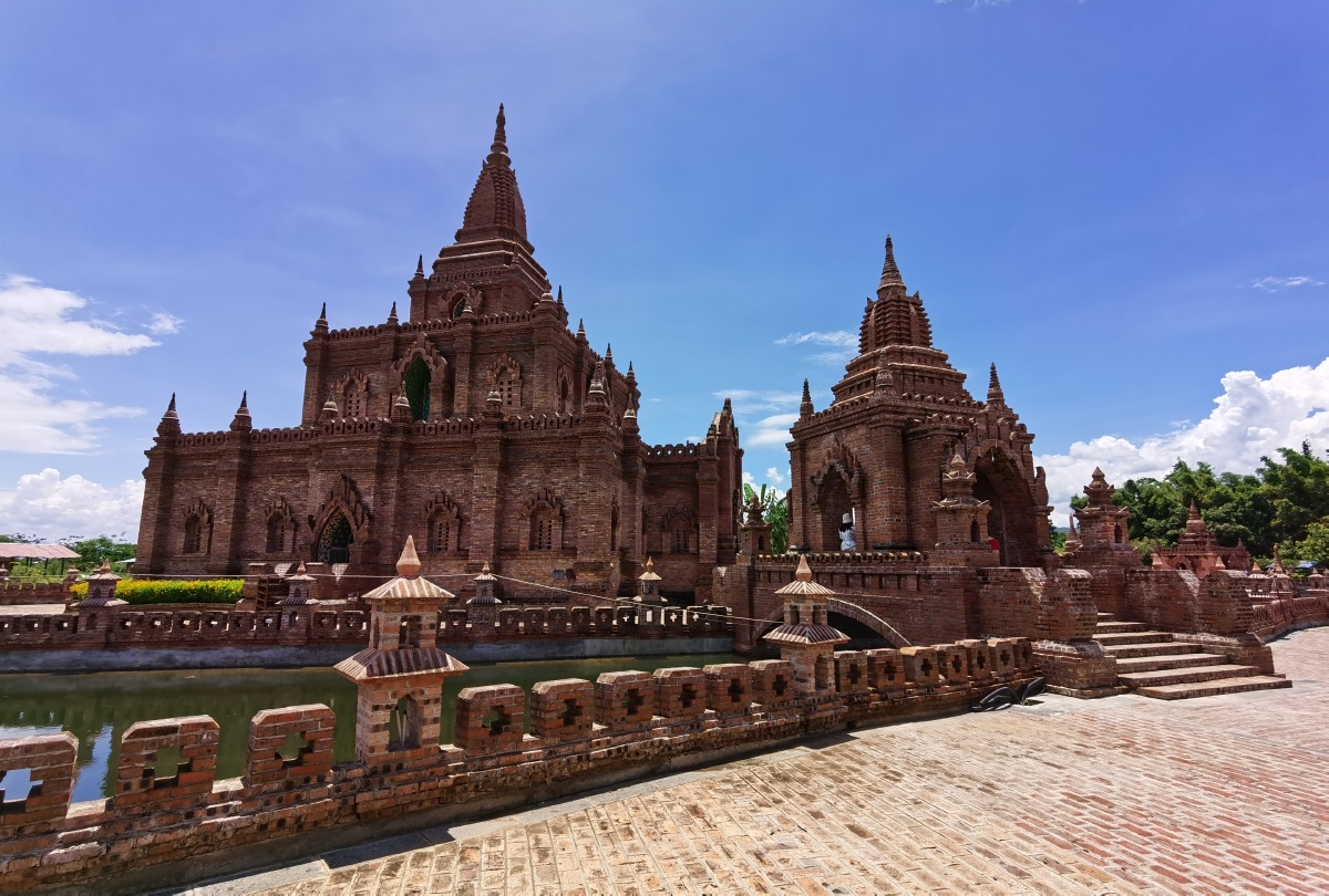 瑞丽一寨两国景区