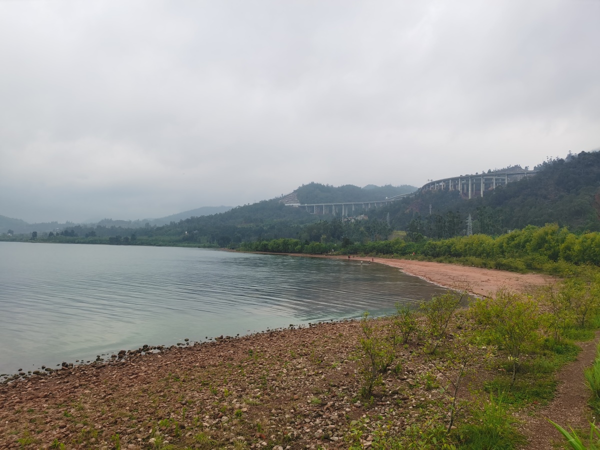 玉溪澄江红沙滩