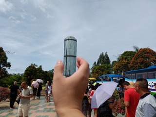 687351