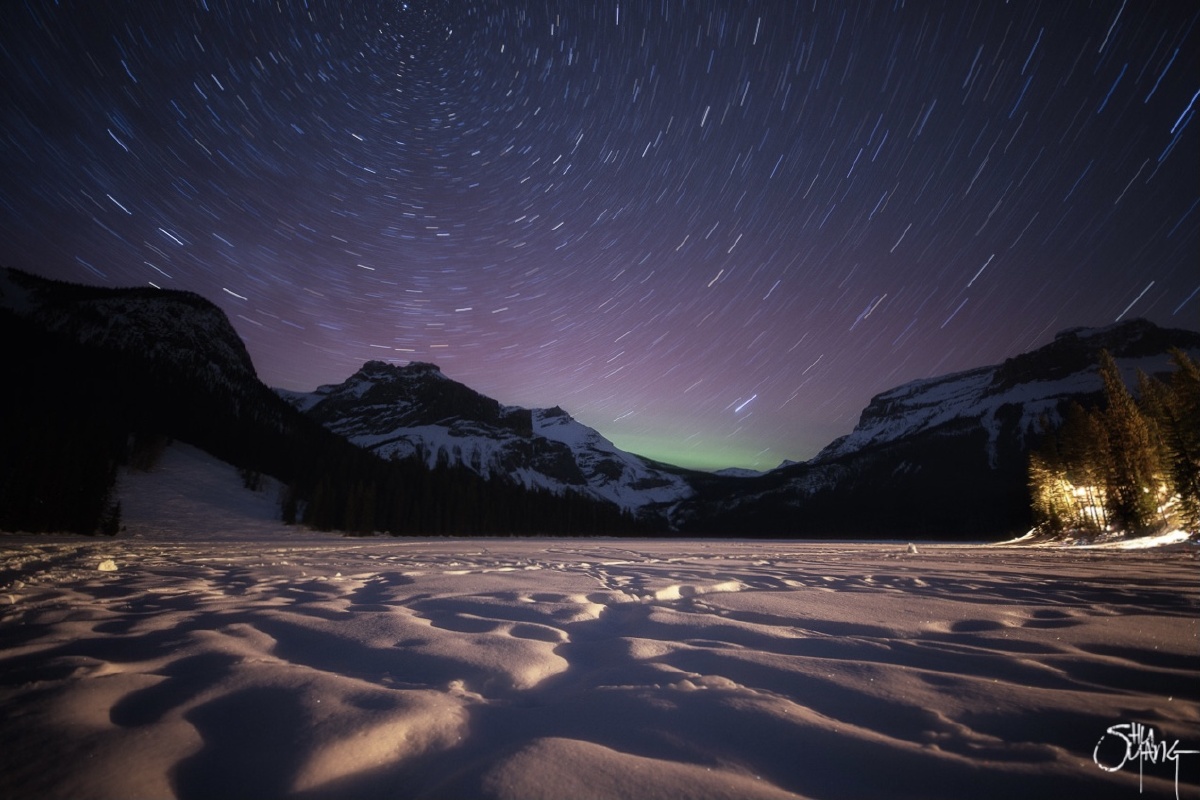 的流星让漫天的星光随之漫天星光宁静灯光明亮的夜空星夜墙纸星夜壁纸