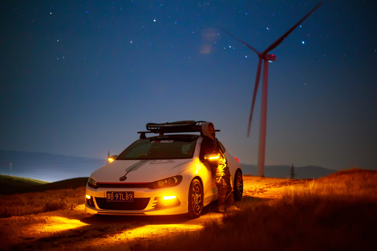 she walks in beauty, like the night of cloudless climes and