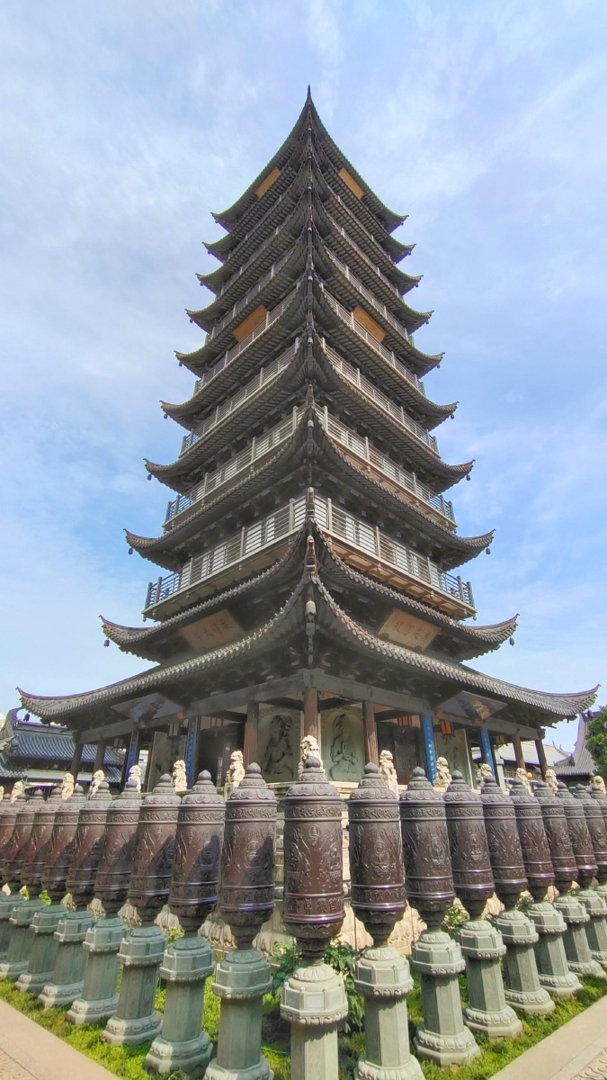 上海真如寺又名普陀真如寺,大殿为元代木构.