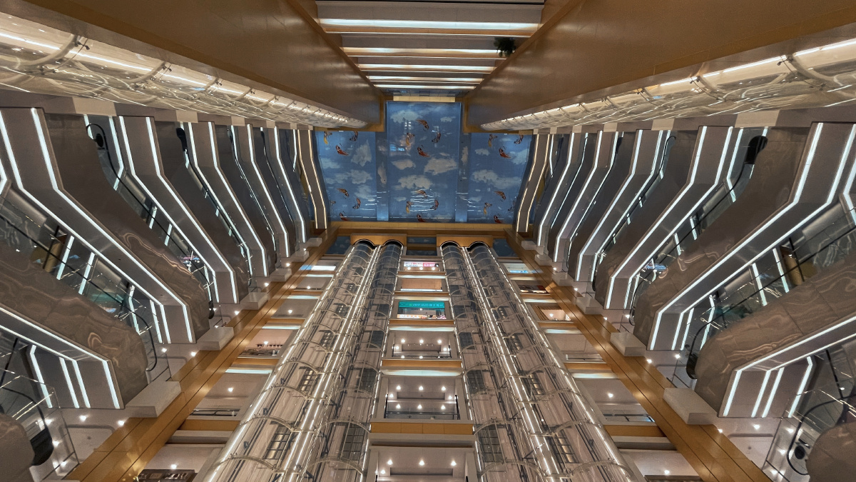 魔幻万家丽长沙宇宙中心风格一言难尽