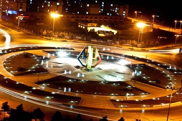  夜色下的五色广场