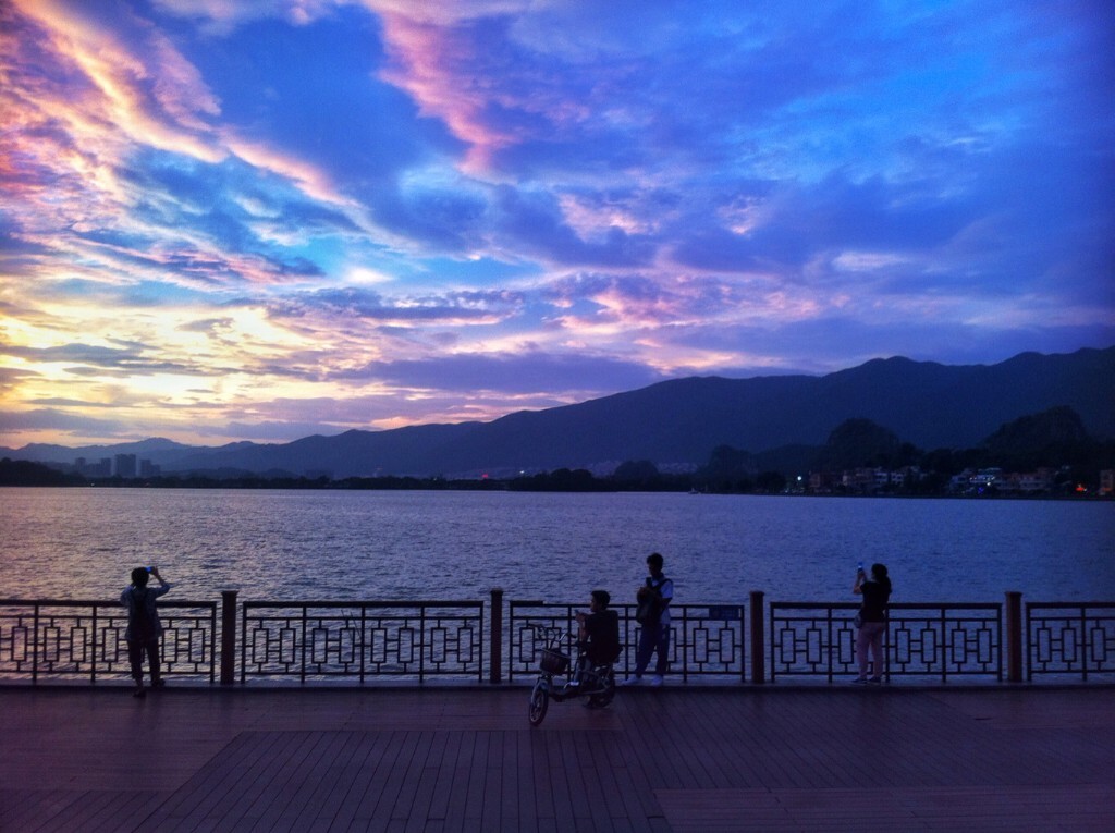 台风海马为各摄影大神们带来了福利。