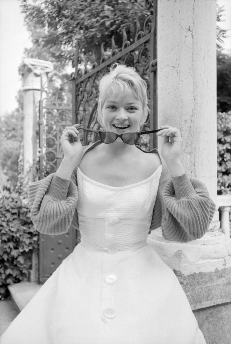 远上青山石径斜 br />