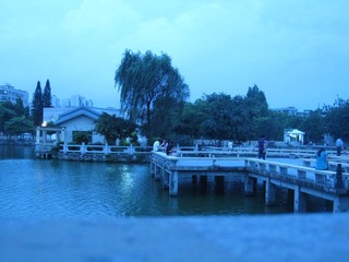 鳄湖
