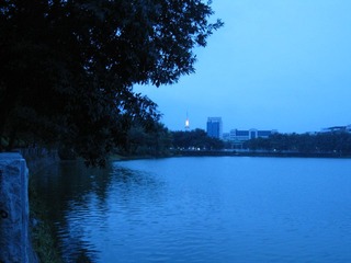 鳄湖