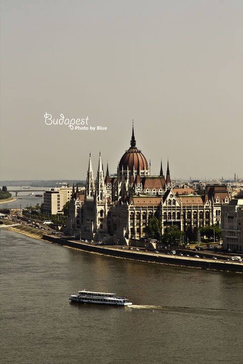匈牙利国会大楼(Parliament Building)<br />
迷人的城市，布达佩斯(Budapest)。