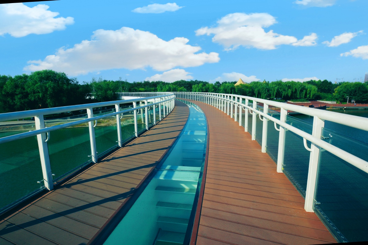 玻璃桥泊水公园