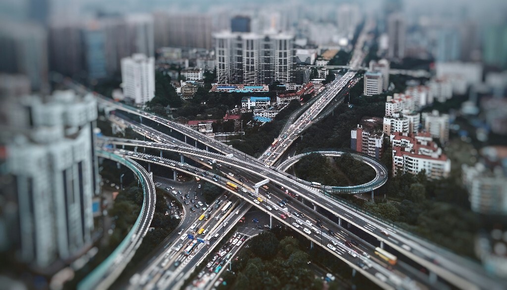 广州三四月份的抑郁~配上拥堵的立交桥 在合适不过了