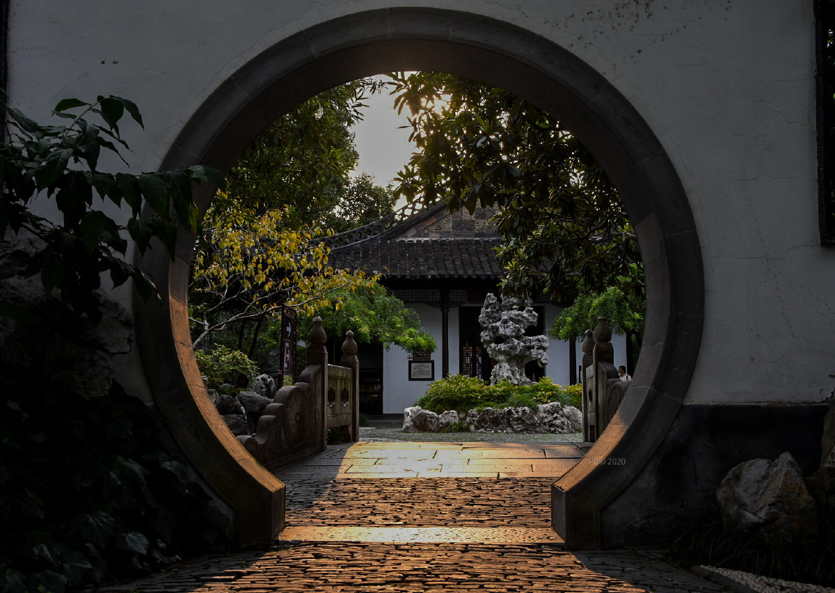 扬州园林的美在于小巧玲珑在于秀气在于精致