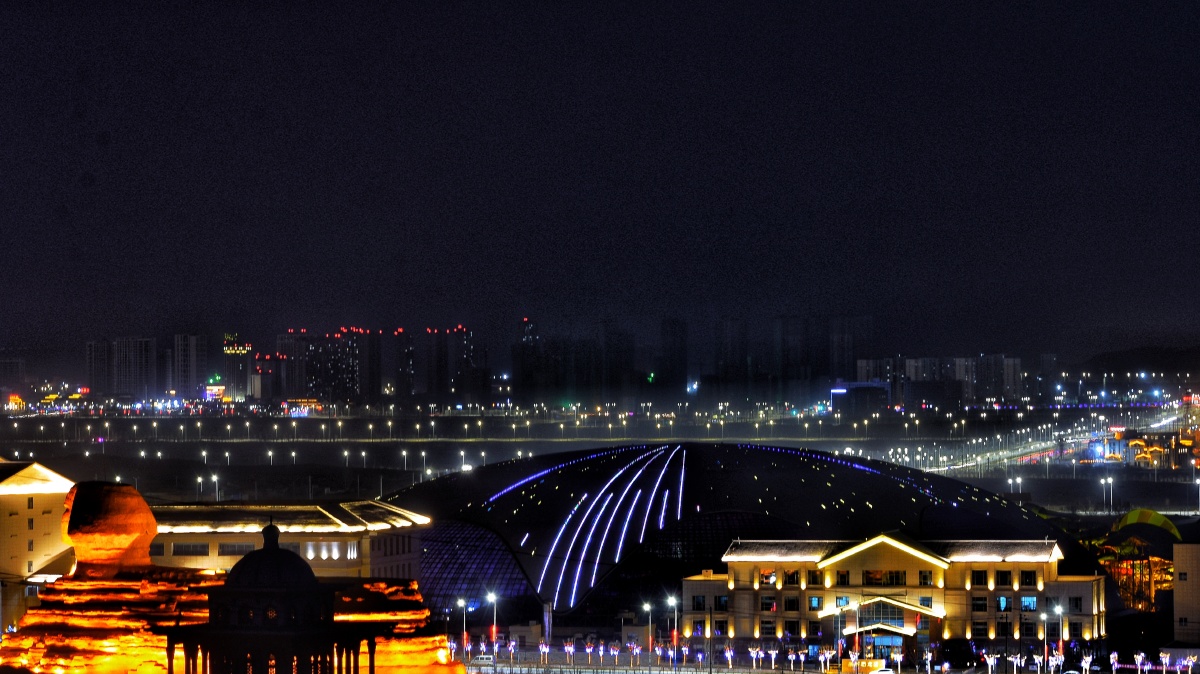 兰州新区夜景千展路灯处处是星茫