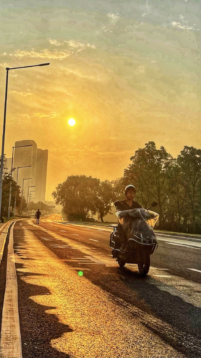 你好我的城市南京在每一个阳光照耀的清晨岁月静好