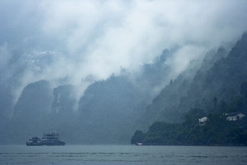 烟雨三峡黎明x