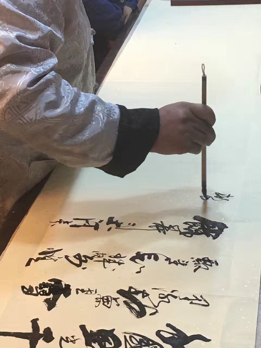 砚铭拓片是什么,我的磨墨机是国产最便宜的但是为了方便!