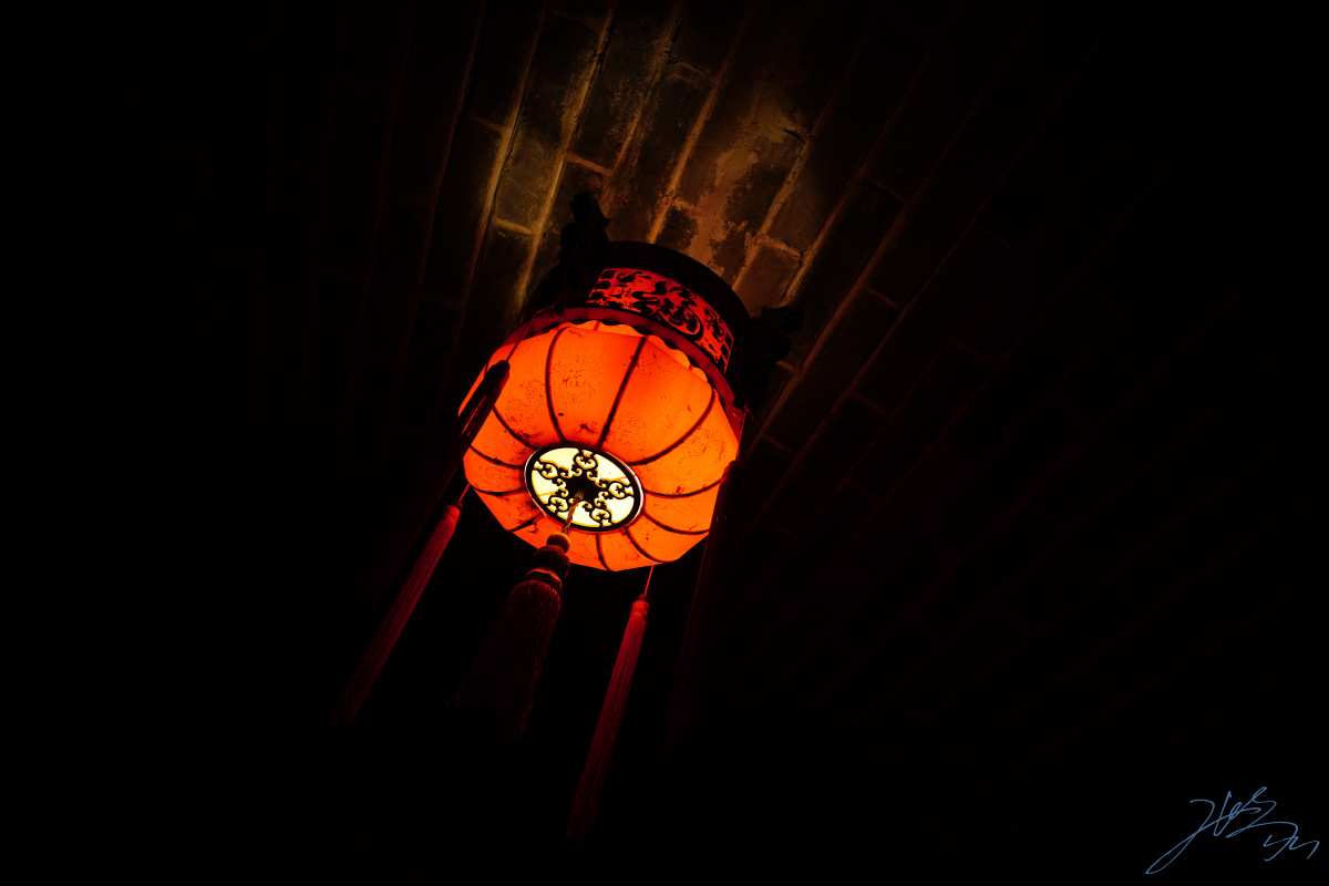 发个库存,古北的红灯笼,看着有点诡异.